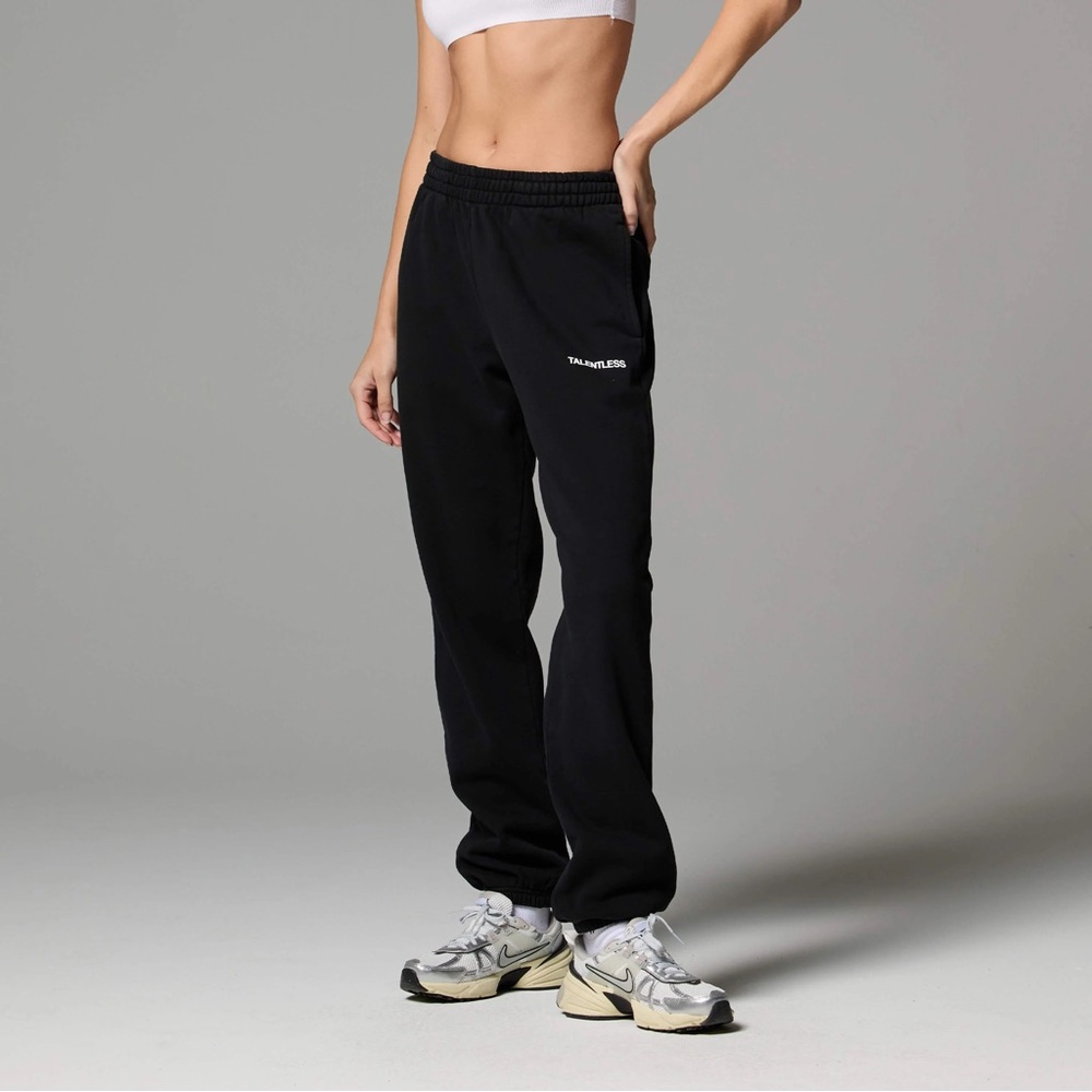 TALENTLESS SWEATPANTS